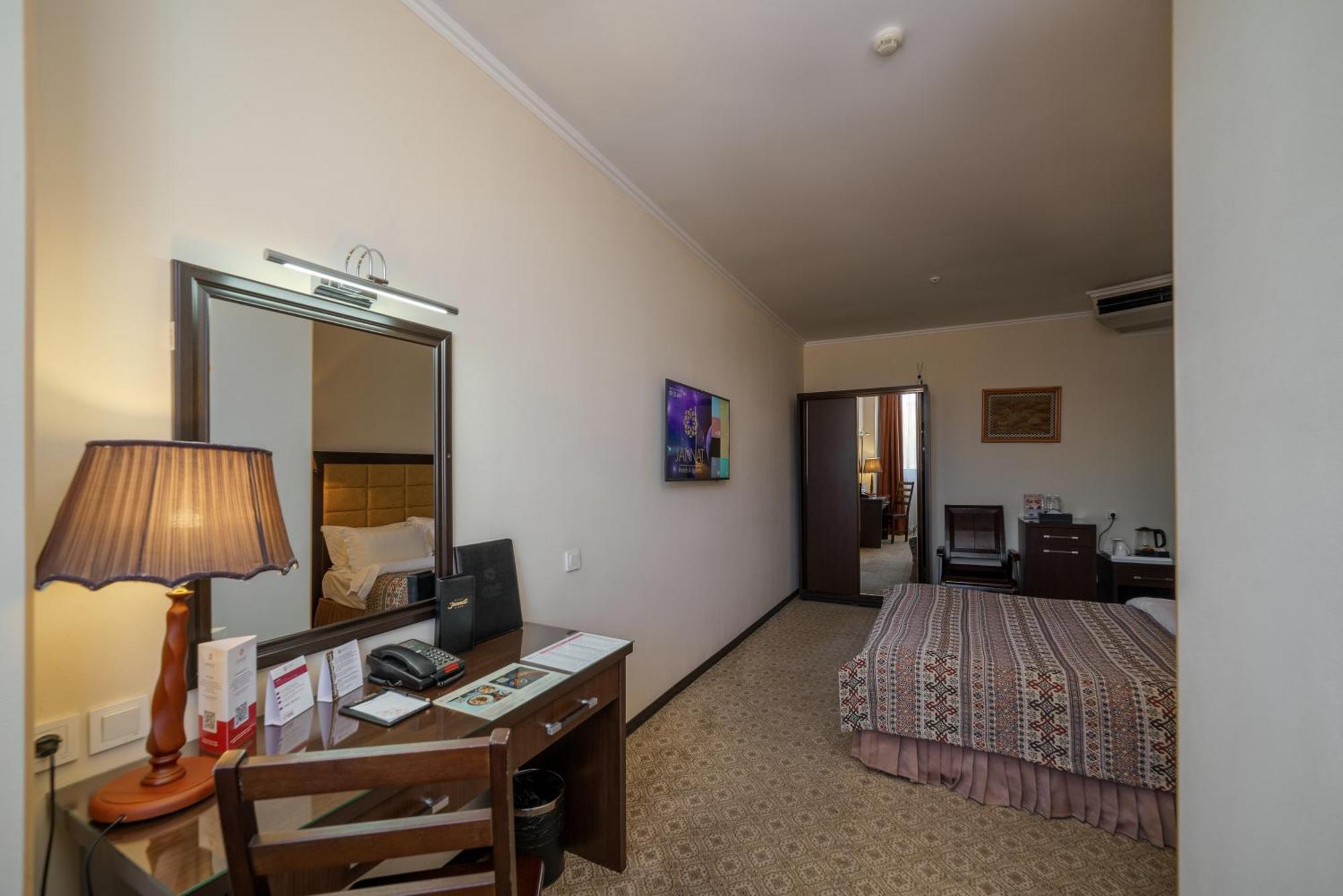 Jannat Regency Hotel Bișkek Exterior foto