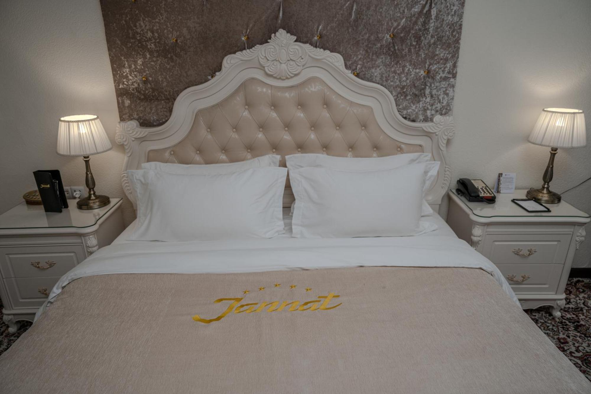 Jannat Regency Hotel Bișkek Exterior foto