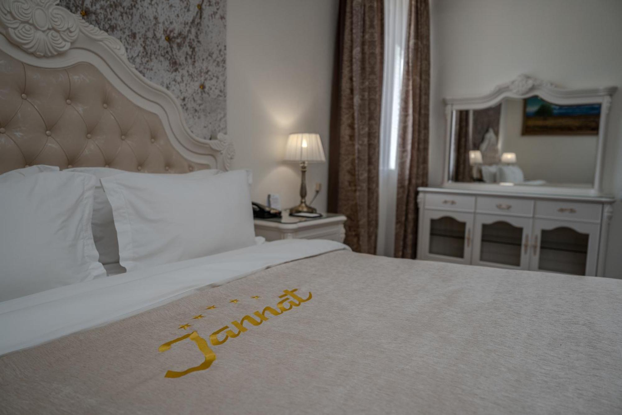 Jannat Regency Hotel Bișkek Exterior foto
