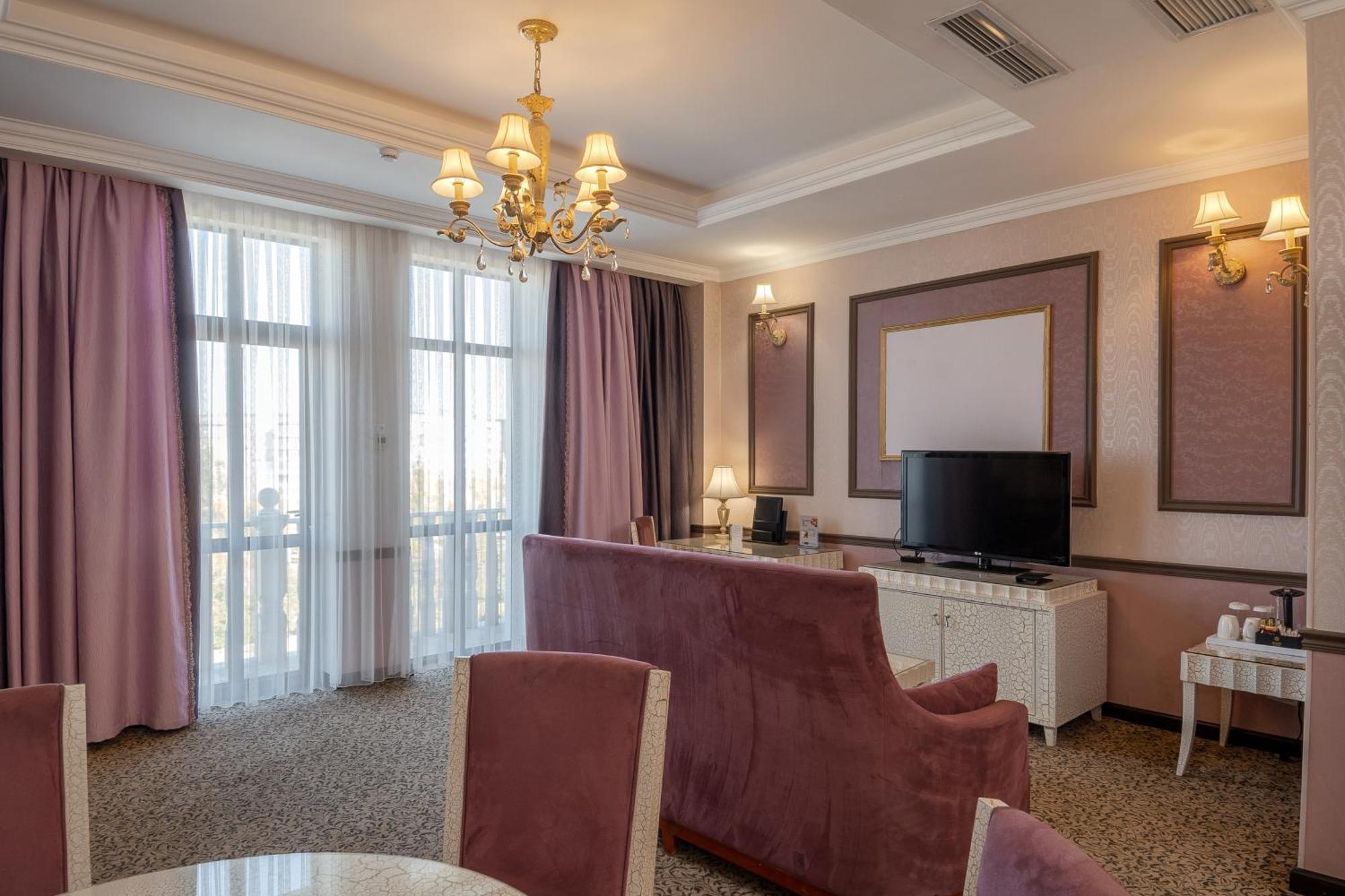 Jannat Regency Hotel Bișkek Exterior foto