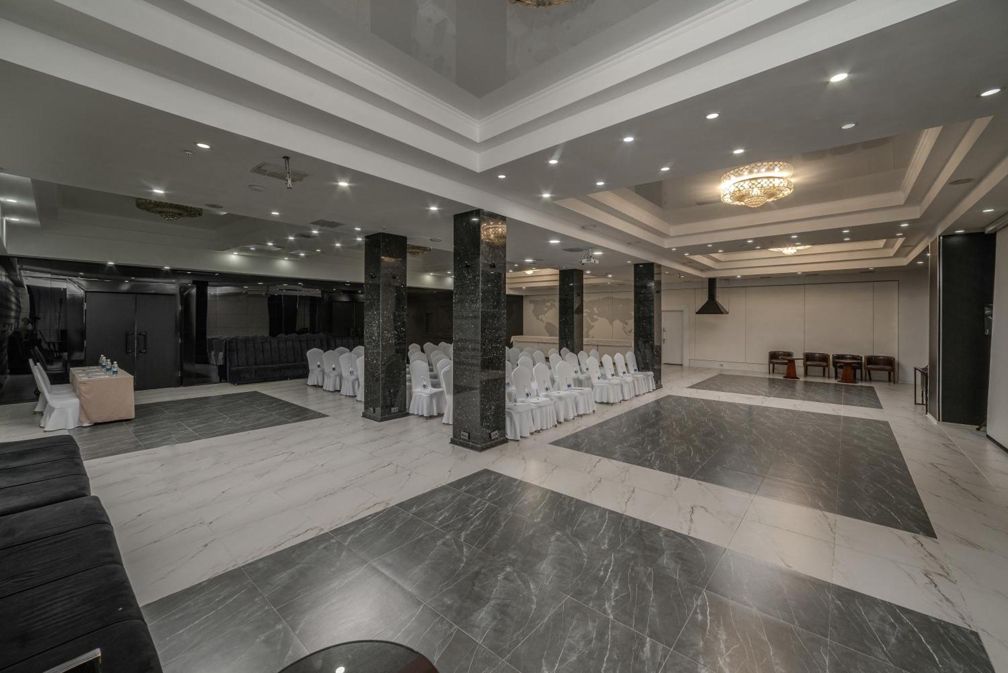 Jannat Regency Hotel Bișkek Exterior foto