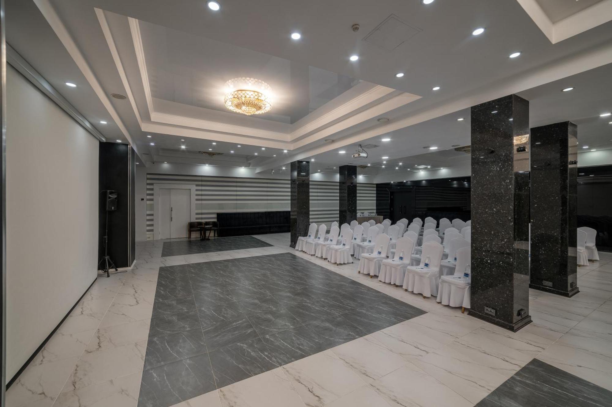 Jannat Regency Hotel Bișkek Exterior foto