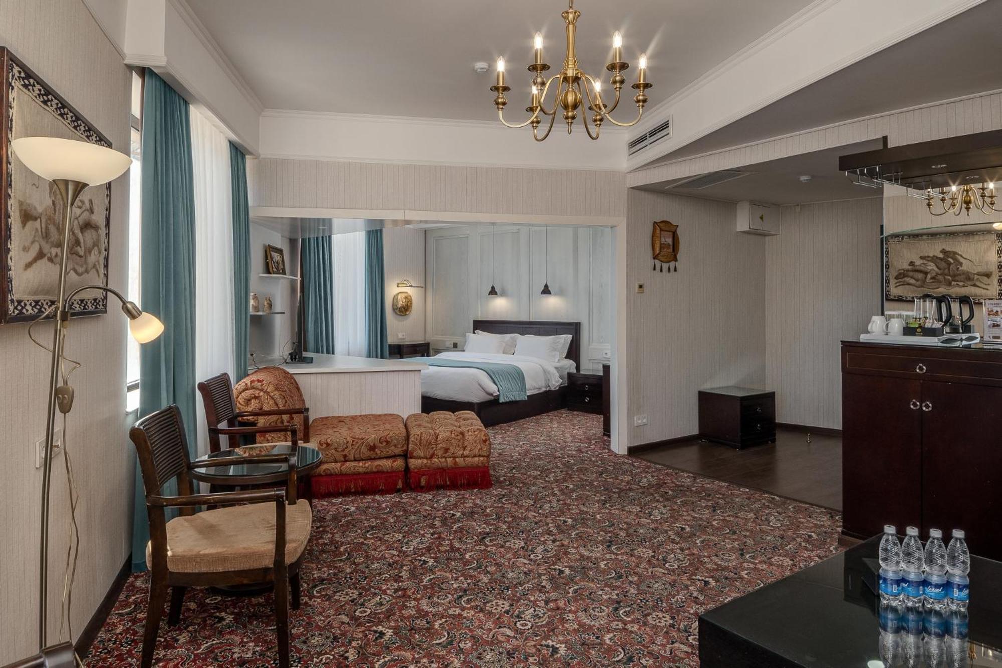 Jannat Regency Hotel Bișkek Cameră foto