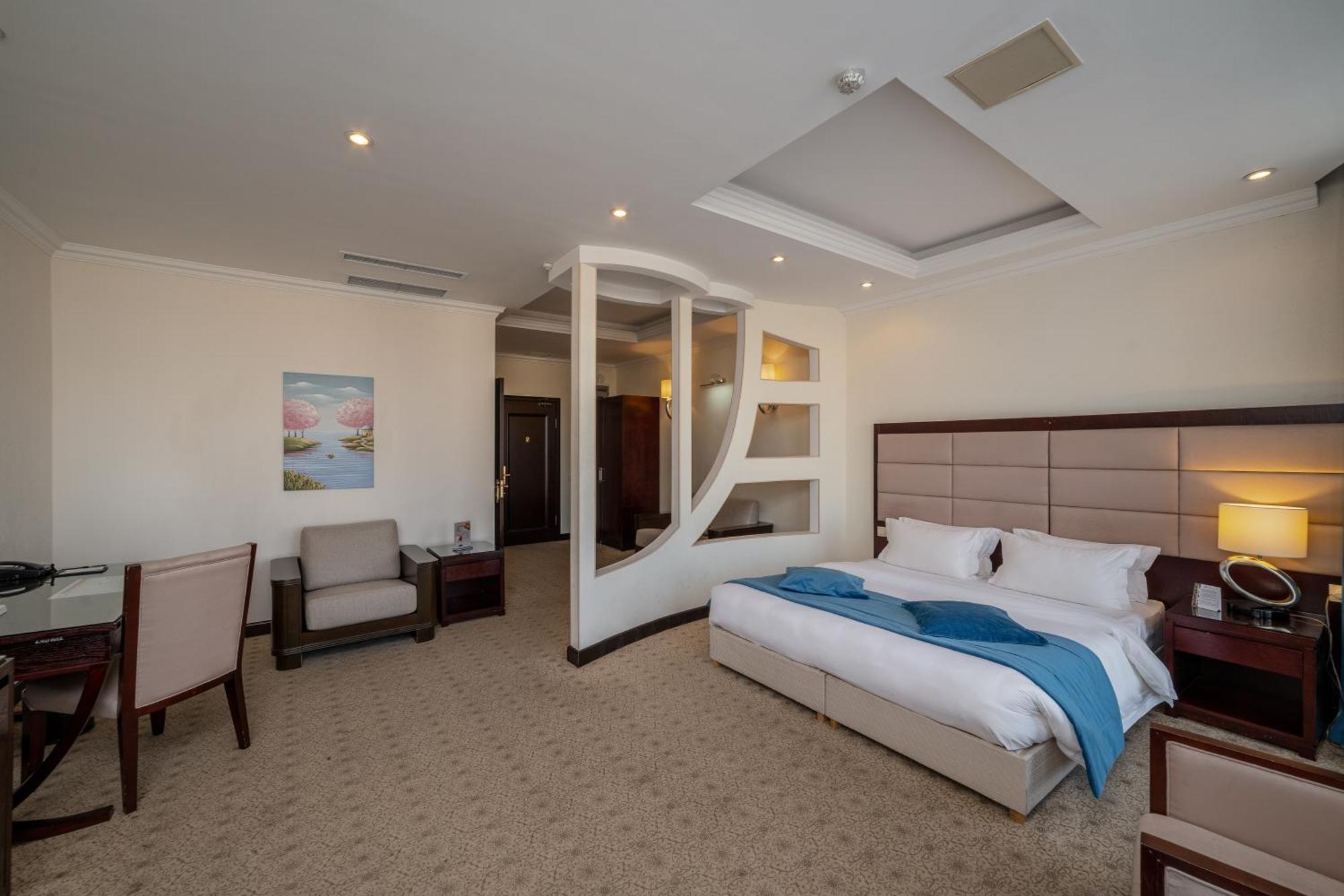 Jannat Regency Hotel Bișkek Cameră foto