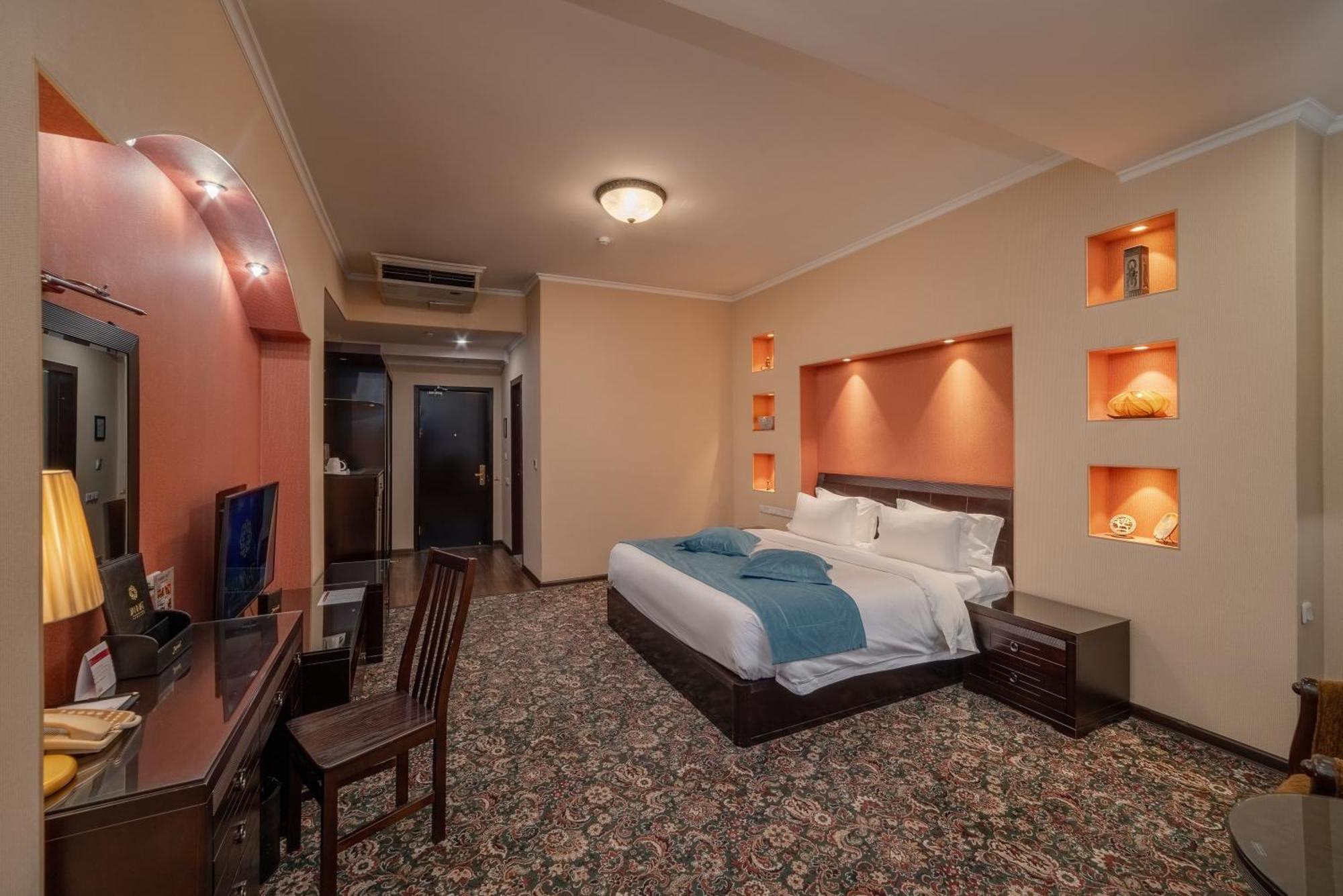 Jannat Regency Hotel Bișkek Exterior foto