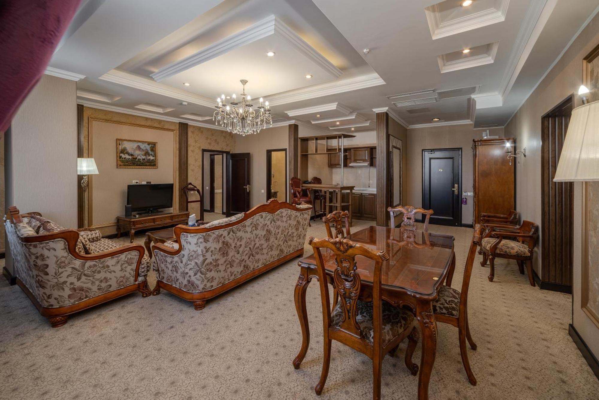 Jannat Regency Hotel Bișkek Cameră foto