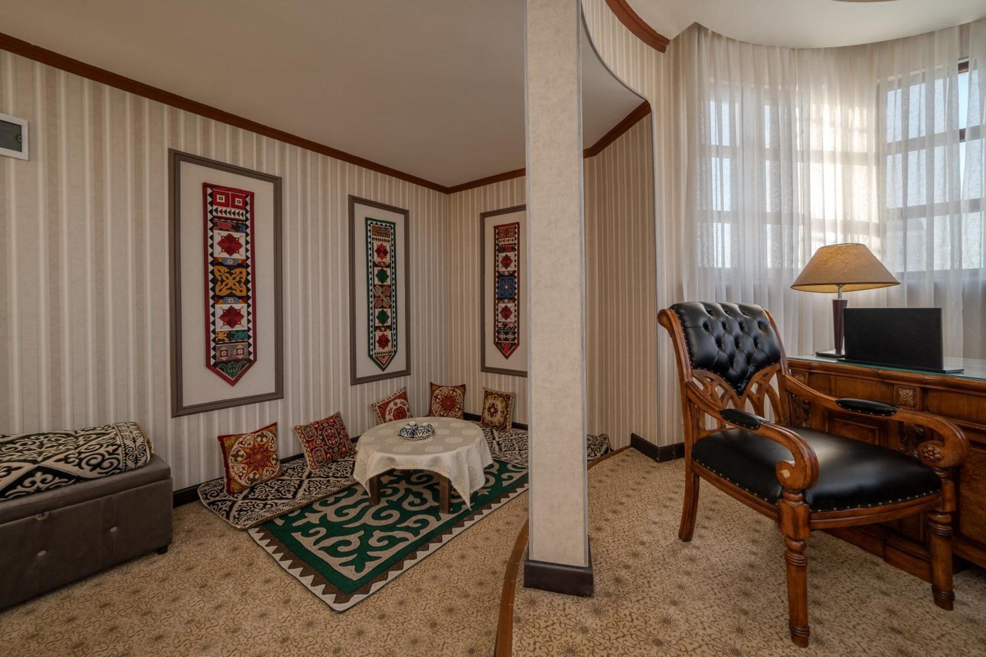 Jannat Regency Hotel Bișkek Cameră foto